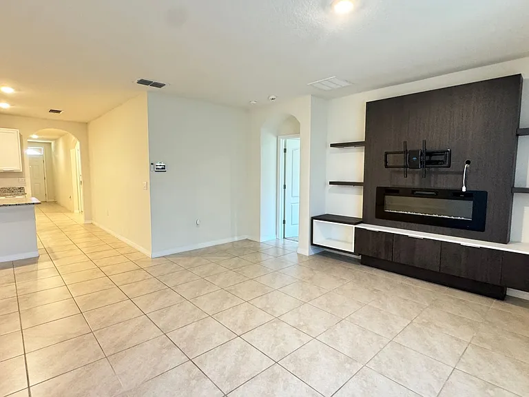 6746 Grace Hammock Rd — Photo 2