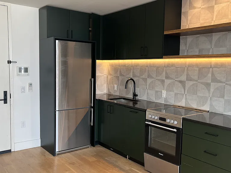 1052 Greene Ave #6B — Photo 7