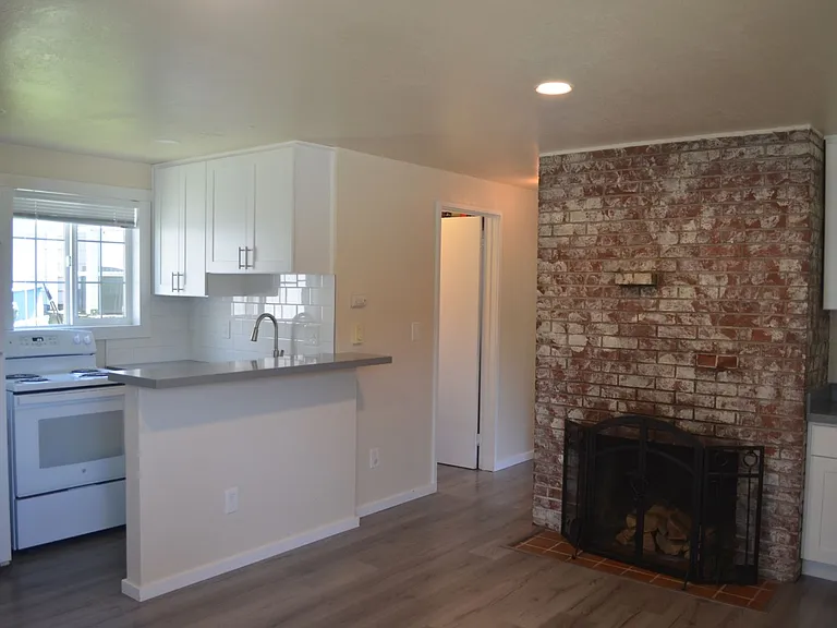Charming Duplex in Prime Ballard-Fremont Location — Photo 12