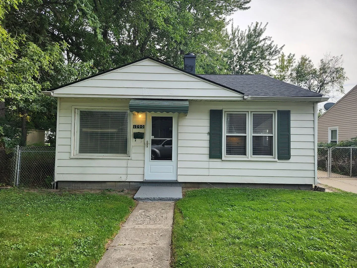 1790 Ardmore Dr photo 1