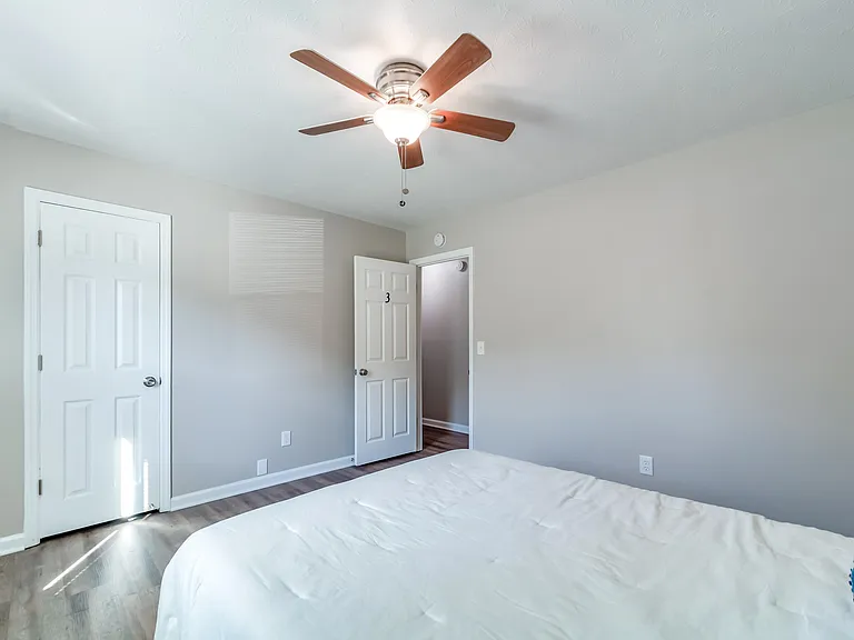 Freestone Dr — Photo 1
