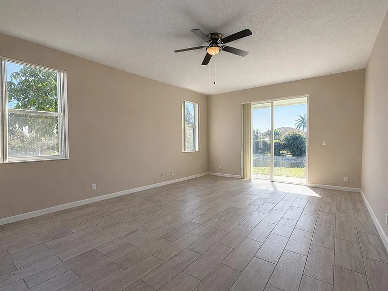 1168 Hatteras Cir — Photo 16