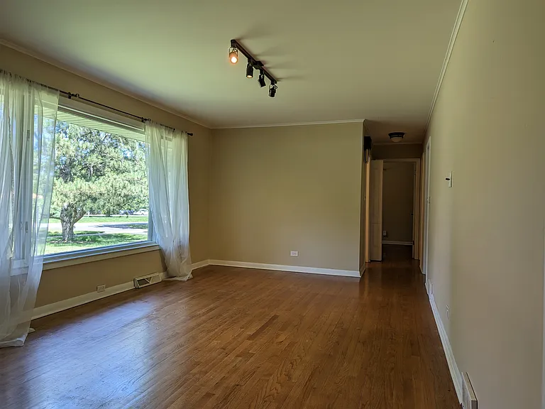 1629 Virginia St — Photo 4