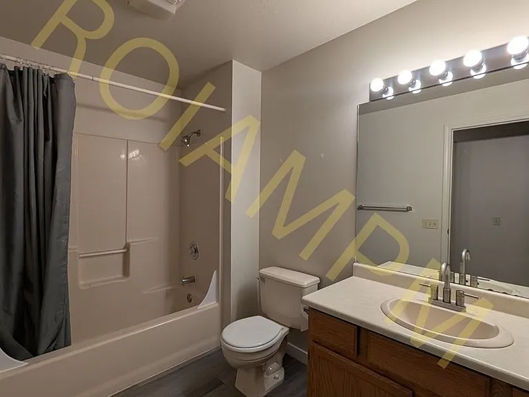 682 Quincy St — Photo 5