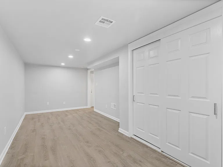 69 E Slocum St — Photo 9