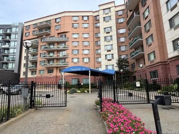 136 Beach 117th St #21, Rockaway Park, NY 11694