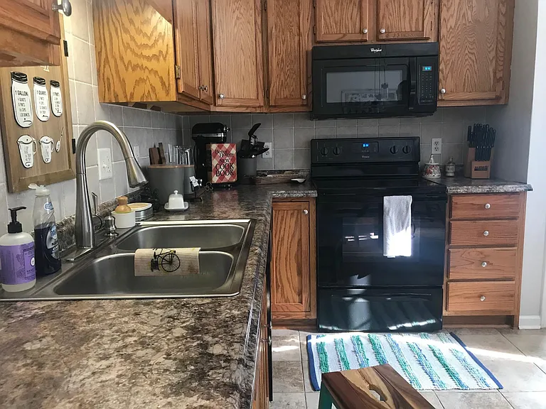 9601 Walnut St — Photo 5