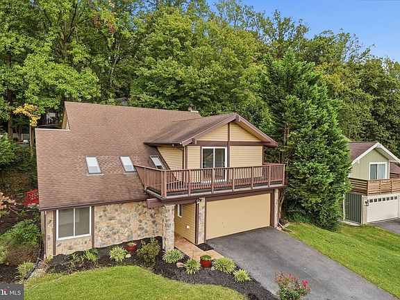 3rd image of 7818 Mulberry Bottom Ln