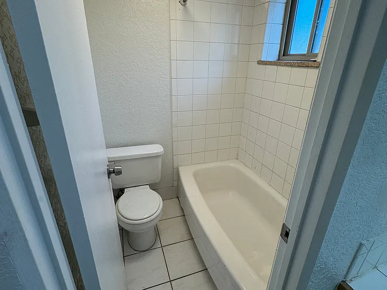 655 N Pearl St #205 — Photo 4