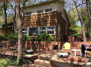 632 E 582nd Rd, Lawrence, KS 66047