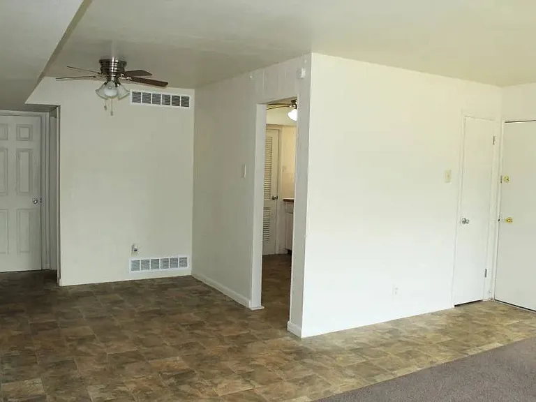 Eden Rock Apartments — Photo 14