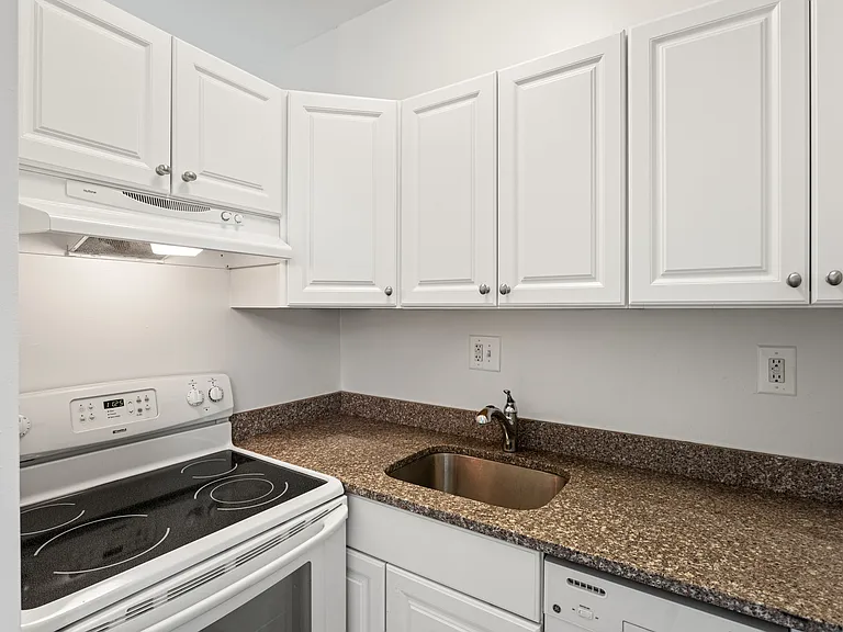 1615 Q St NW #210 — Photo 10