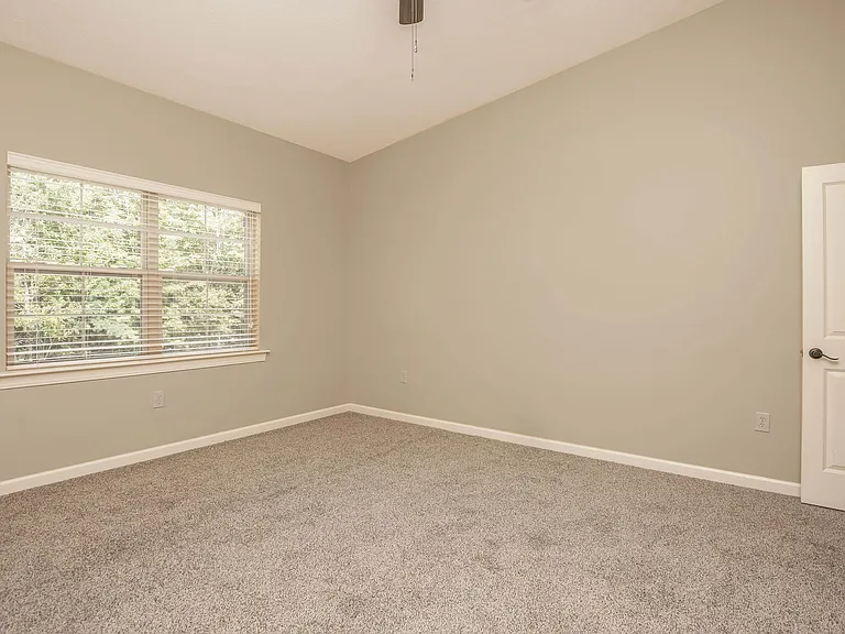 Stonewater Place Apartments — Photo 43