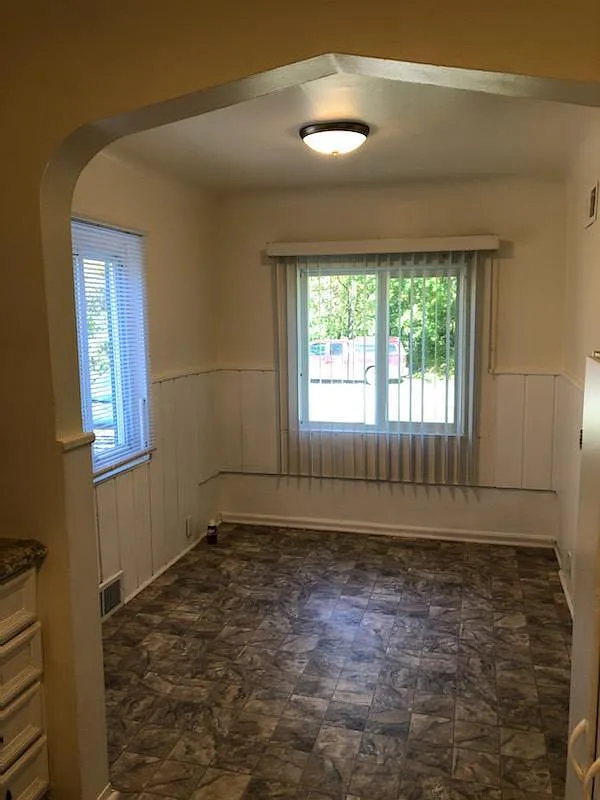 3 bed, 993 sqft, $1,200 — Photo 4