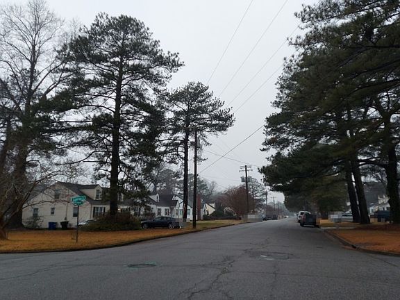 4th image of 3804 Arlington Pl