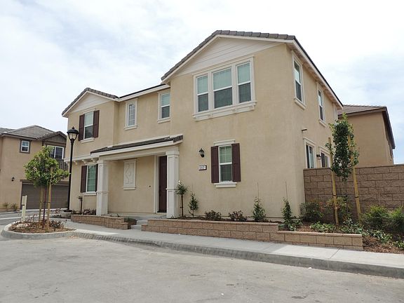 3rd image of 662 Huron Pl