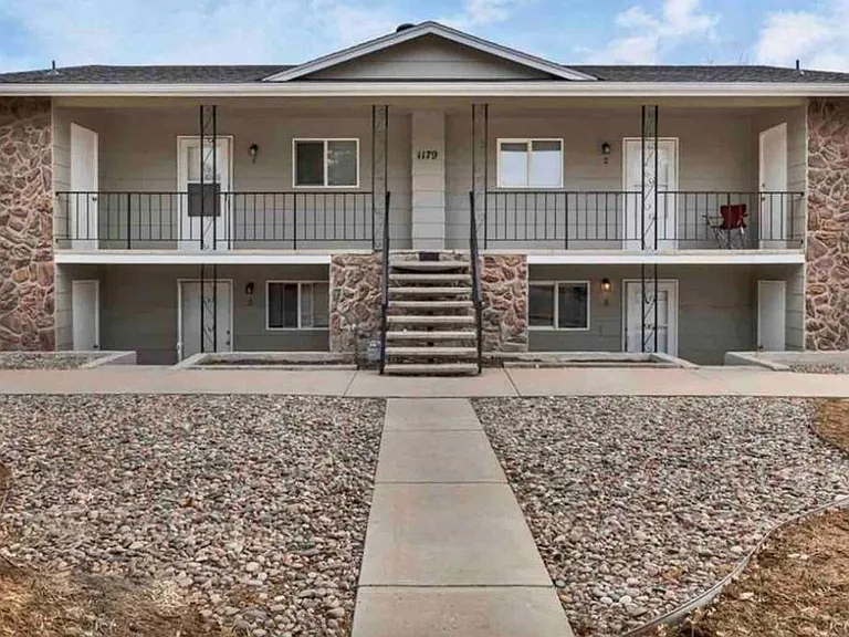 1179 Cree Dr #1 — Photo 1