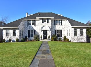 657 Francis St, Pelham, NY 10803