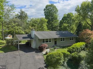 77 Sunset Dr, New Hope, PA 18938