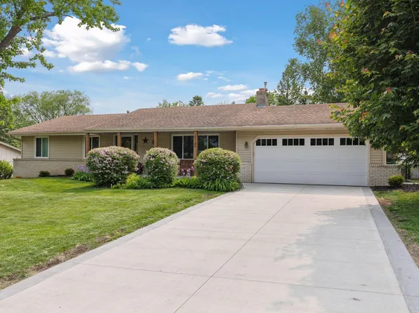 11130 Carver Ct, Burnsville, MN 55337