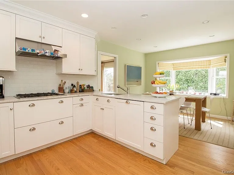 4 Dalphin Dr — Photo 8