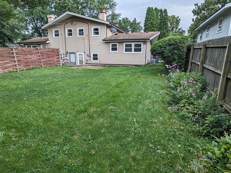 1816 Walnut St — Photo 14