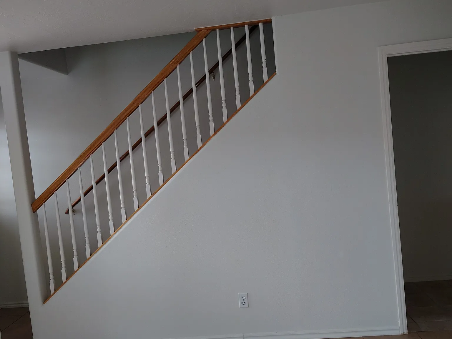2 bed, 2.5 bath, 1148 sqft, $1,210 — Photo 2