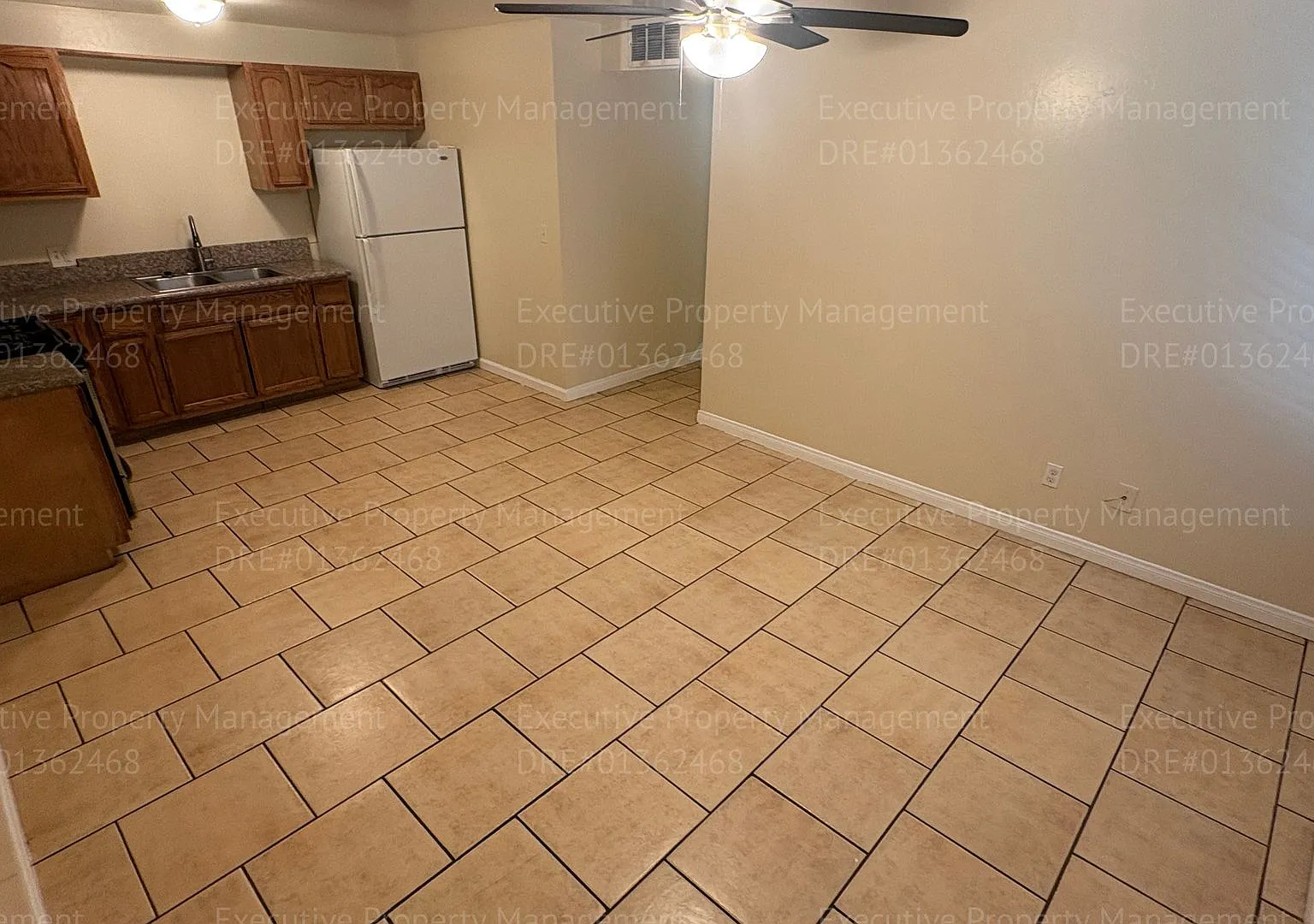 3017 Potomac Ave — Photo 4