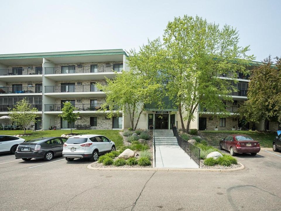 1st image of 10521 Cedar Lake Rd APT 202