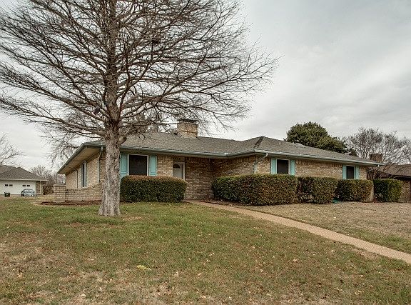 3rd image of 2625 Winfield Dr