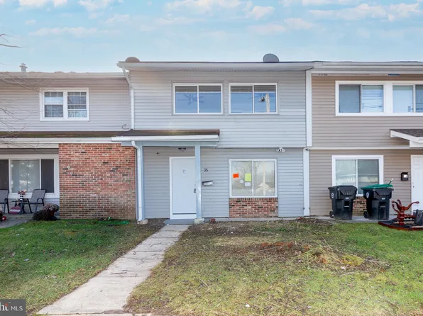 35 Memphis Ct, Sicklerville, NJ 08081