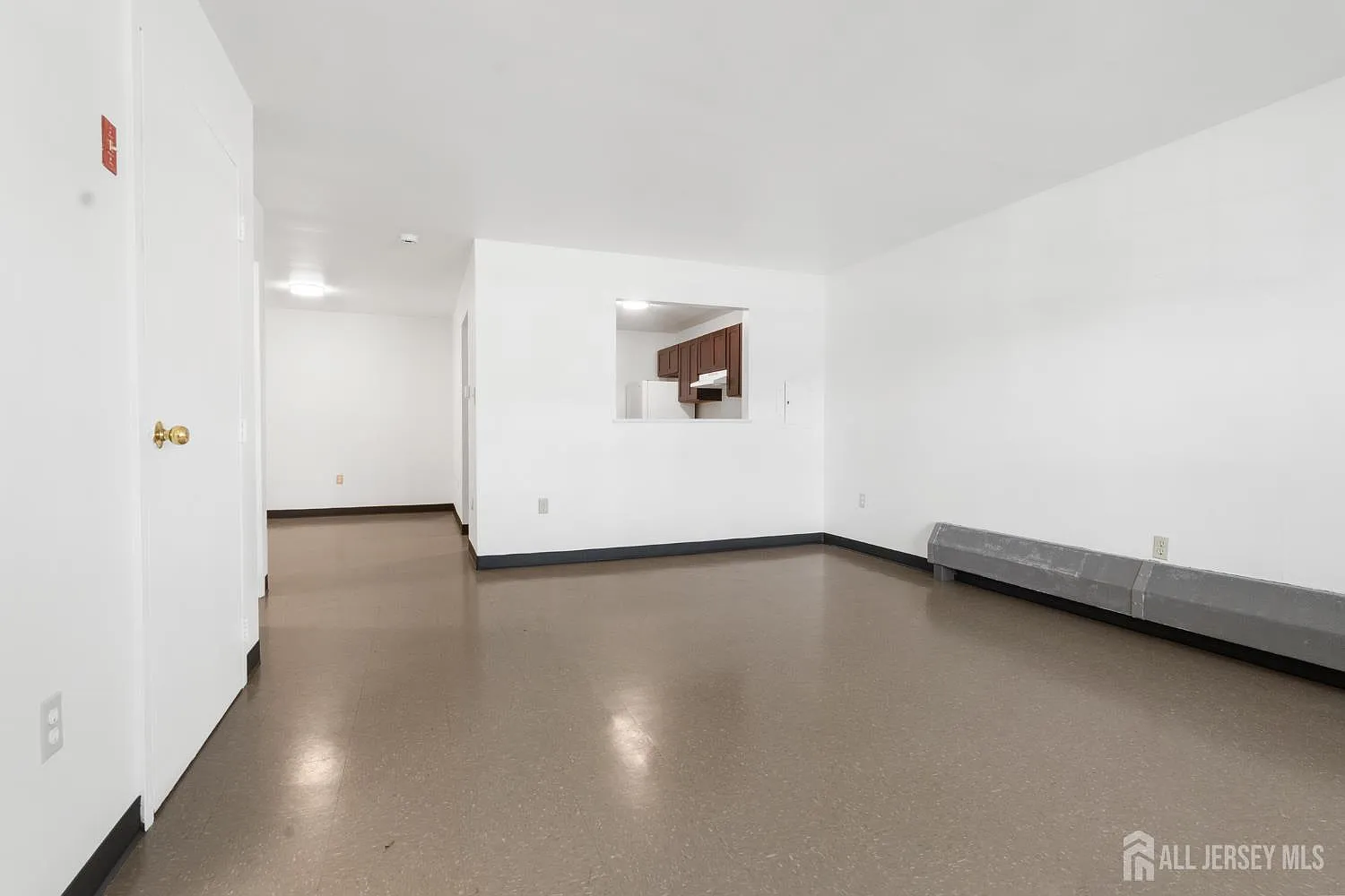 4 bed, 2.0 bath, $3,040 — Photo 4