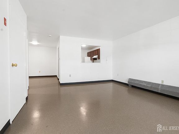 4th image of 103 Dwight St #A