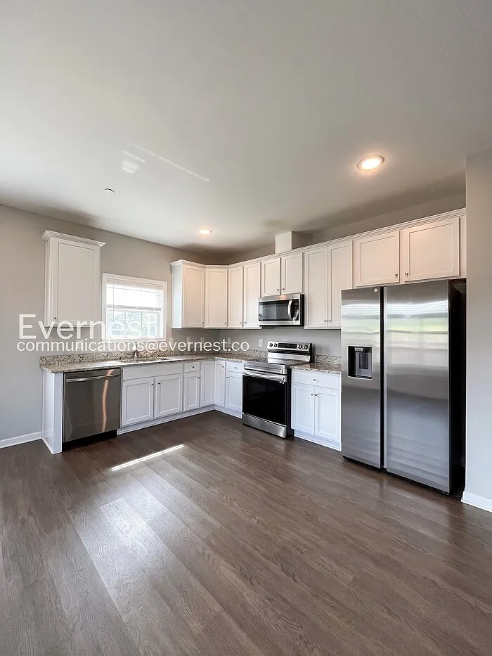 4 bed, 2.0 bath, 1624 sqft, $2,095 — Photo 4