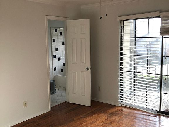 4th image of 110 Henry M Chandler Dr #110