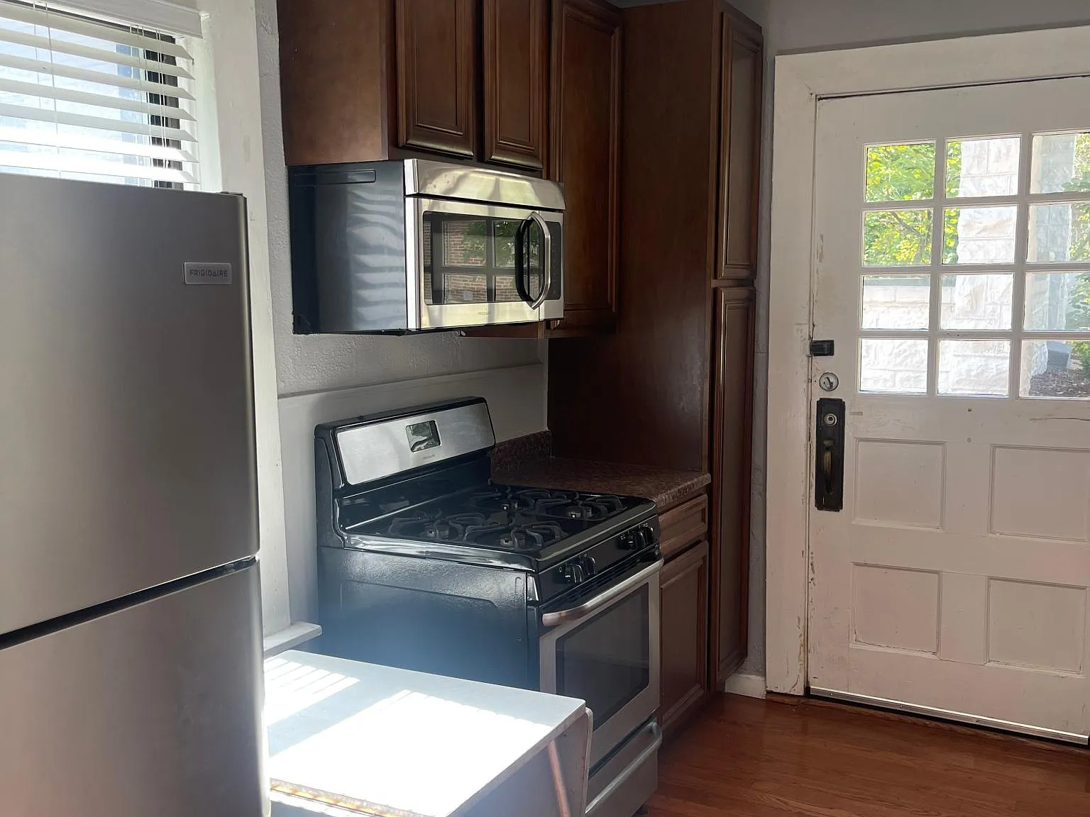 1 bed, 750 sqft, $900 — Photo 4