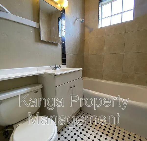 523 24th St #8 — Photo 5