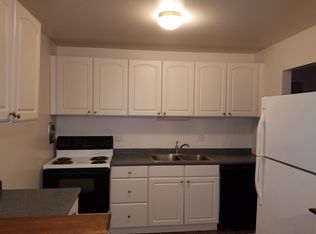215 Williamsburg Dr APT 3, Thiensville, WI 53092