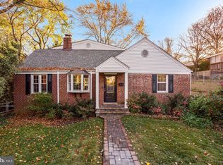 1020 Cross Dr, Alexandria, VA 22302