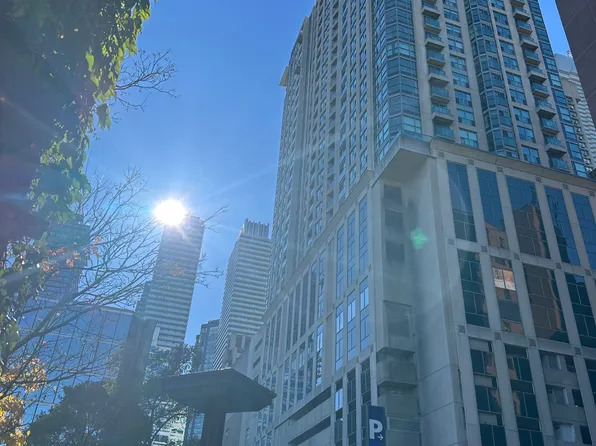 8 Park Rd #2116, Toronto, ON M4W 3S5