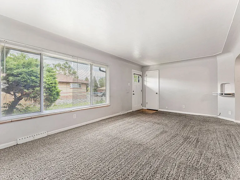 3609 Hudson St — Photo 5