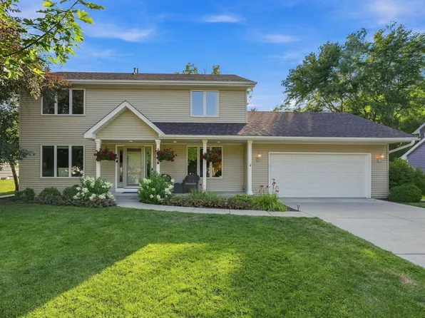 2222 Parkview Ln, Woodbury, MN 55125