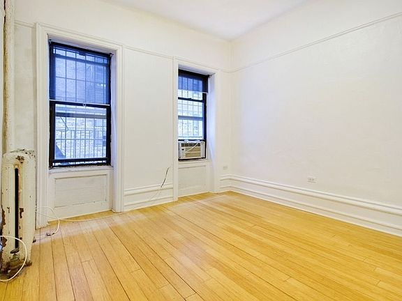 2nd image of 825 W 179th St APT 1E