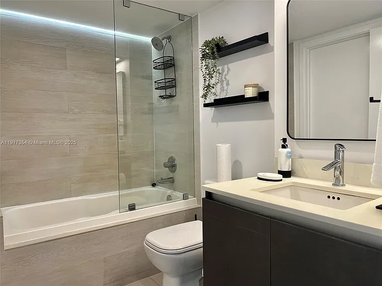 6620 Indian Creek Dr #617 — Photo 24