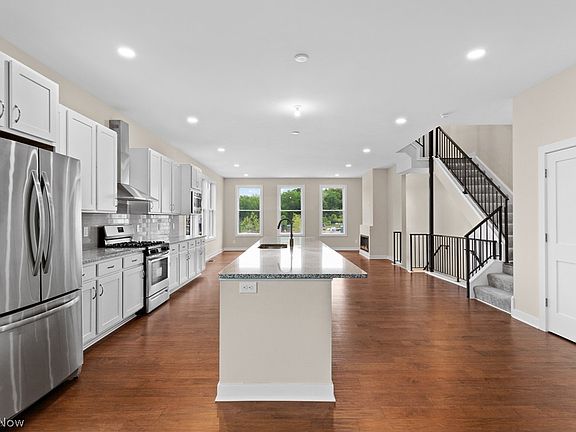 2nd image of 11209 N Park Pl #S/l-11