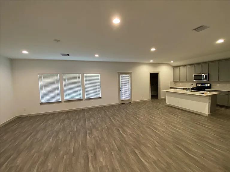 7023 Whispering Leaf St — Photo 4