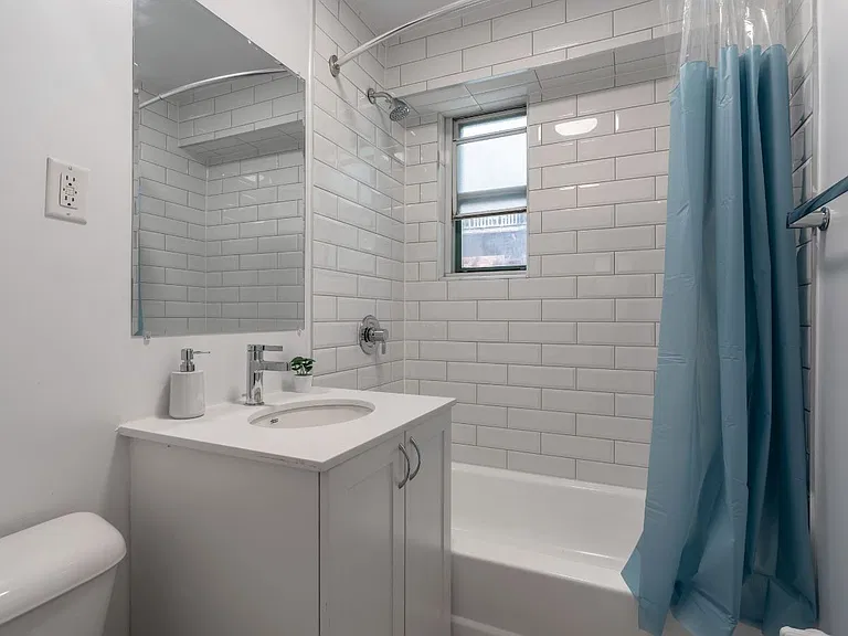 161 Saint George St — Photo 19