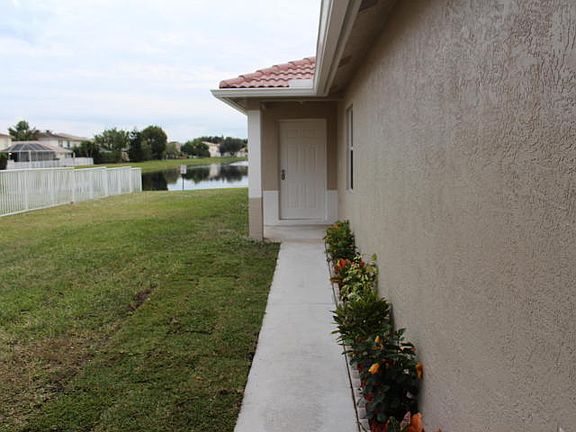 3rd image of 5254 Canoe Bend Dr