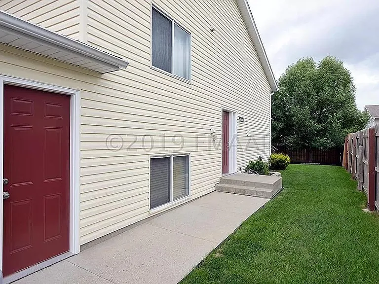 2565 Amber Valley Ct S — Photo 13