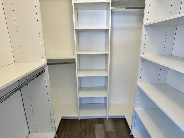 3560 Beach Dr SE — Photo 10